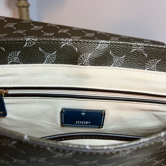 Elegant Brown Patterned Crossbody Bag - Picture 6 of 7